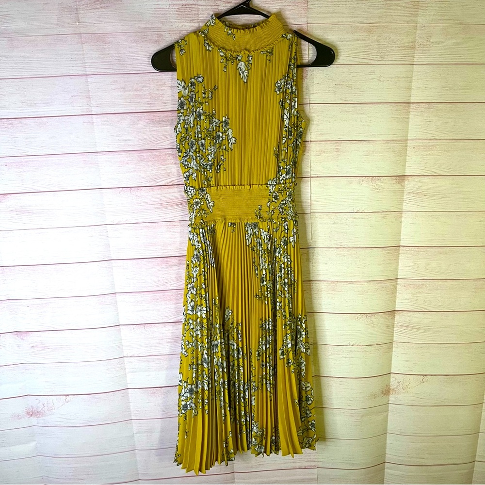 Nanette Lepore Yellow Gold Pleated Mock Neck Sleeveless Floral Dress Size 2